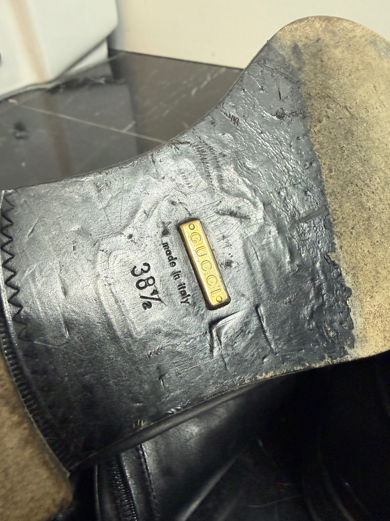 Gucci Sole Stamp Detail